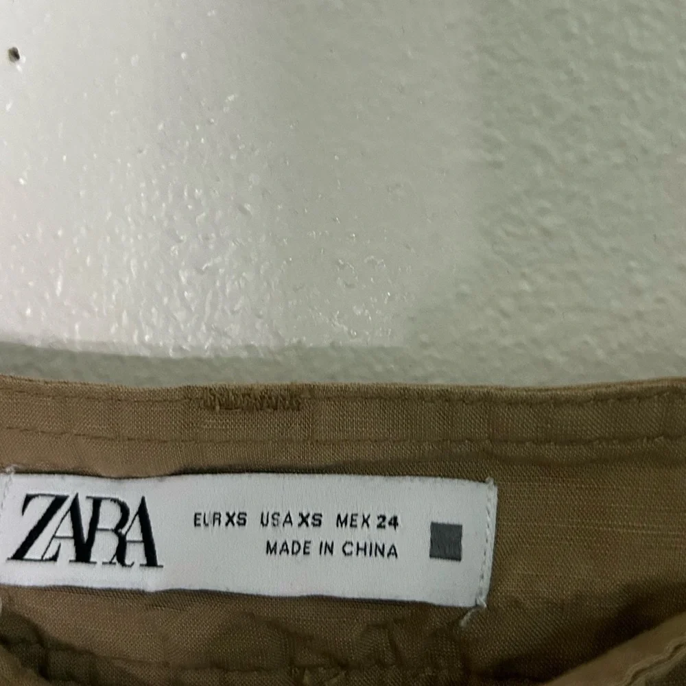 Zara linen blend khaki color cargo pockets pants